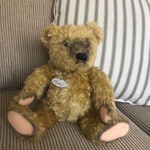 Victorian Trading Co Eleanor bear